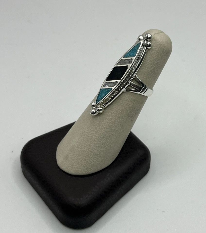 TOWERING VINTAGE NATIVE AMERICAN RING NAVAJO TURQUOISE ABALONE STERLING SILVER: TOWERING VINTAGE NATIVE AMERICAN RING NAVAJO TURQUOISE ABALONE STERLING SILVER TOWERING VINTAGE NATIVE AMERICAN RING NAVAJO TURQUOISE ABALONE STERLING SILVER This Native American ring is a rare vintag