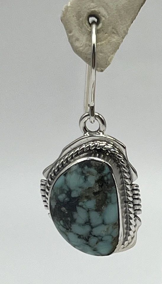 KY 925 STERLING SILVER & TURQUOISE HANGING NAVAJO EARRINGS: KY 925 STERLING SILVER & TURQUOISE HANGING NAVAJO EARRINGS KY 925 STERLING SILVER & TURQUOISE HANGING NAVAJO EARRINGS Add a touch of Native American flair to your jewelry collection with these beautif