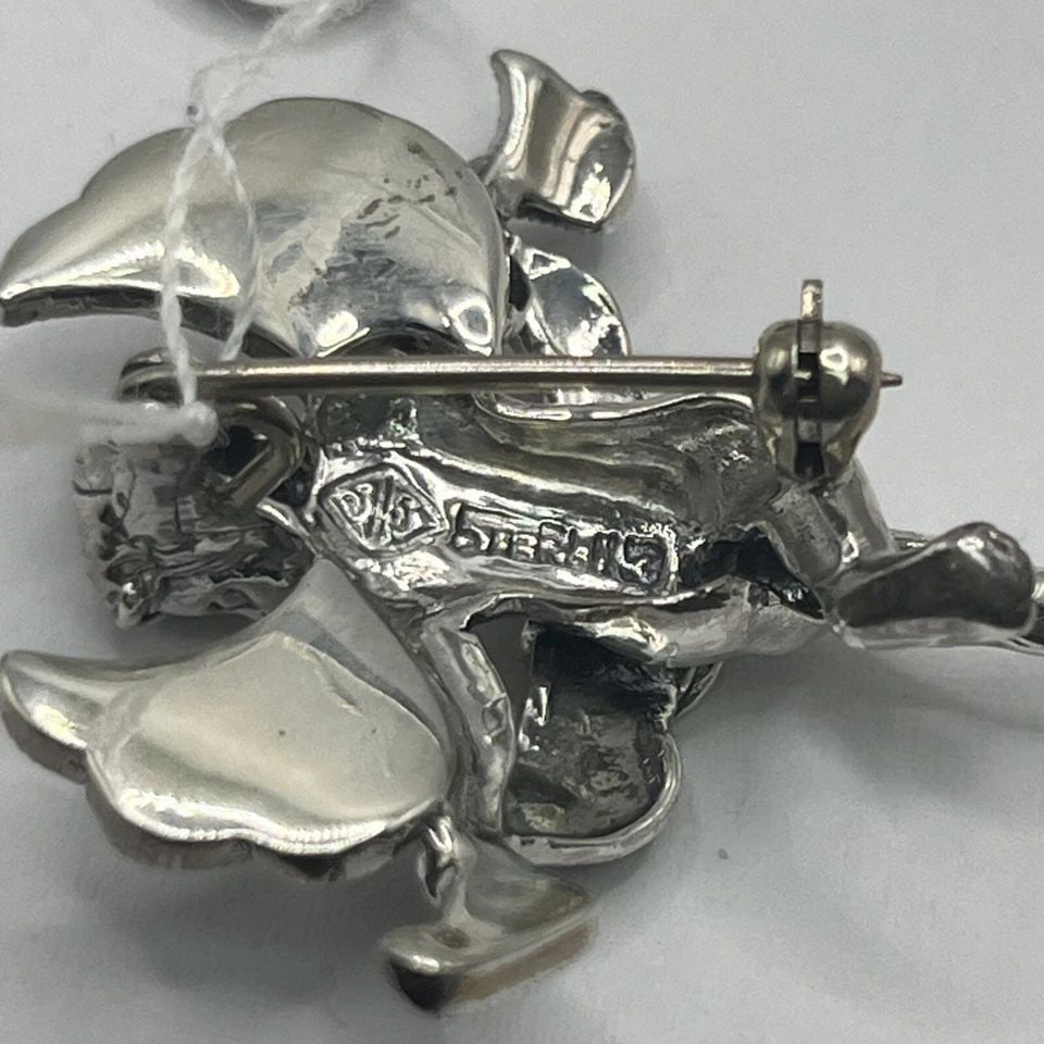 JUDITH JACK 925 STERLING SILVER VINTAGE REAL MARCASITE CHERUB PIN BROOCH: JUDITH JACK 925 STERLING SILVER VINTAGE REAL MARCASITE CHERUB PIN BROOCH JUDITH JACK 925 STERLING SILVER VINTAGE REAL MARCASITE CHERUB PIN BROOCH This Judith Jack brooch is a vintage piece crafted fro
