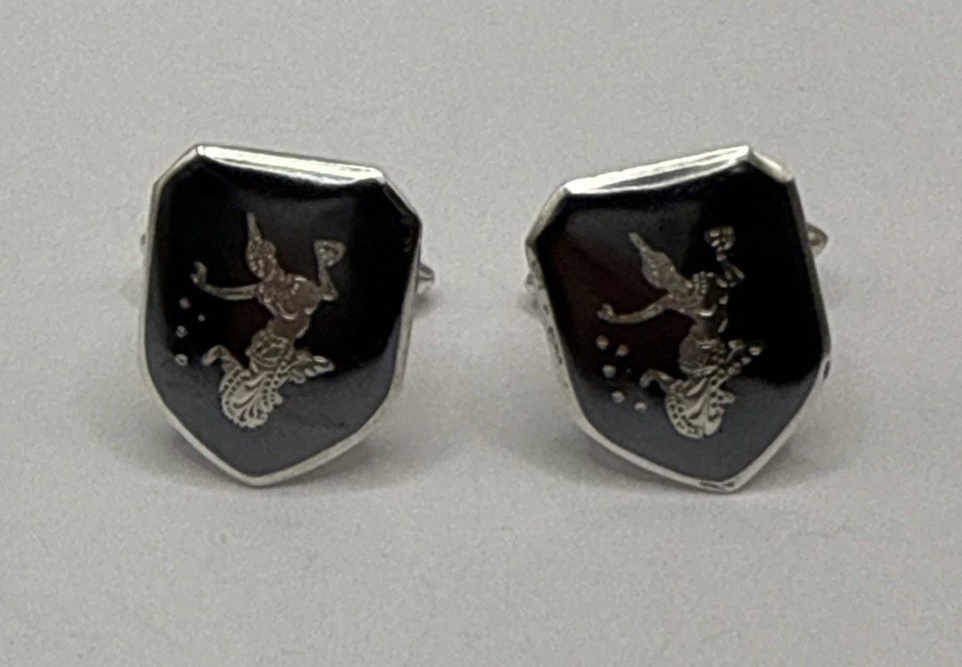 925 STERLING SILVER VINTAGE SIAM NIELLO HINDU GODDESS DESIGN CUFFLINKS: 925 STERLING SILVER VINTAGE SIAM NIELLO HINDU GODDESS DESIGN CUFFLINKS 925 STERLING SILVER VINTAGE SIAM NIELLO HINDU GODDESS DESIGN CUFFLINKS Crafted with precision, these vintage Siam Niello cufflink