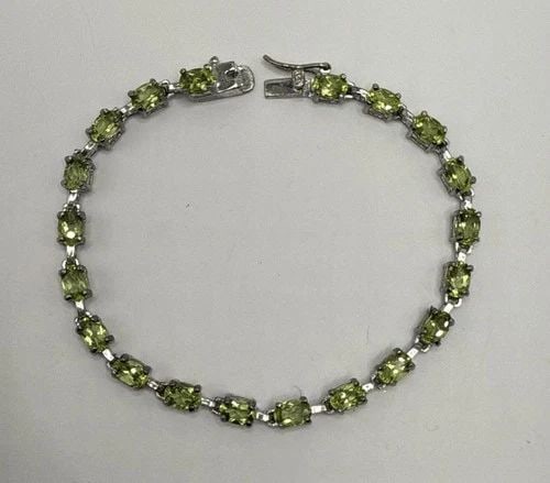 7.5" STERLING SILVER BRACELET WITH GREEN STONES (1 of 1)