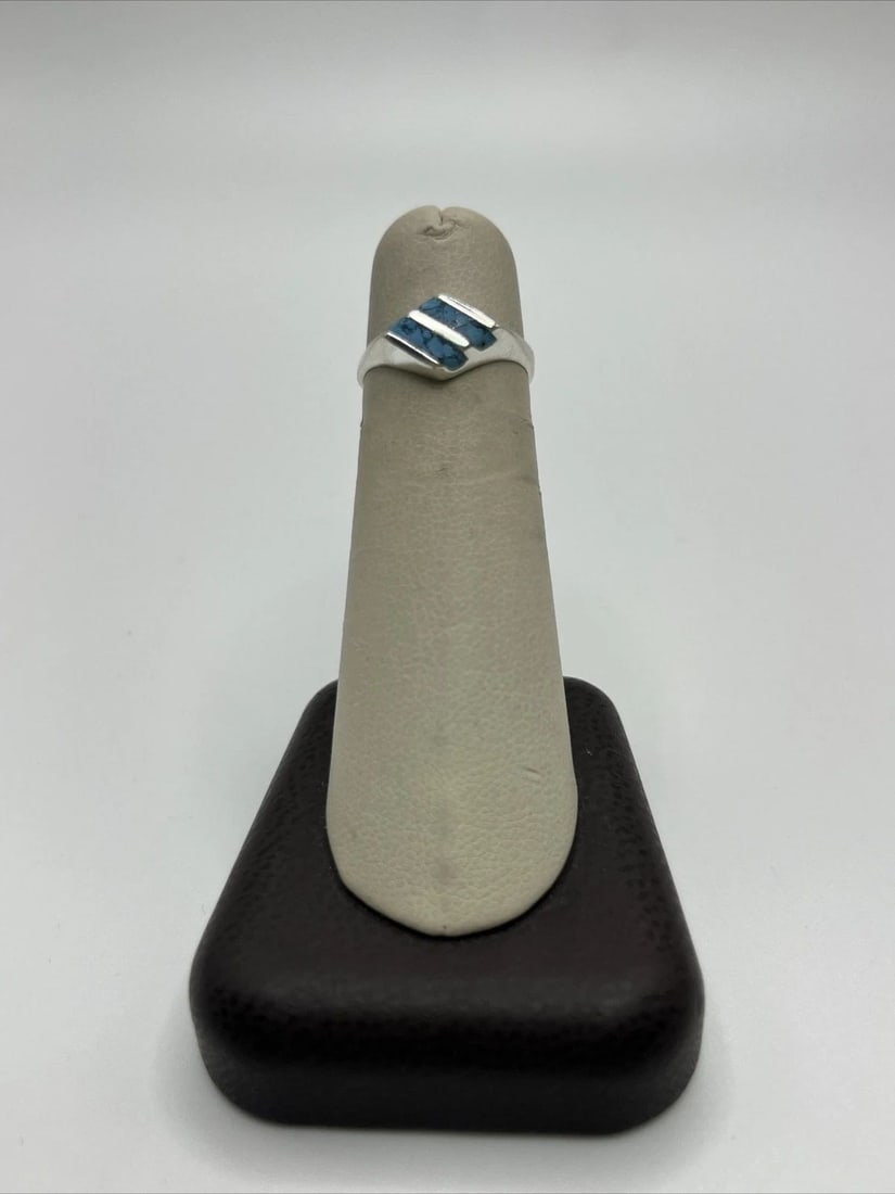 STERLING SILVER BAND RING WITH TURQUOISE INLAYS SIZE 5 (1 of 1)