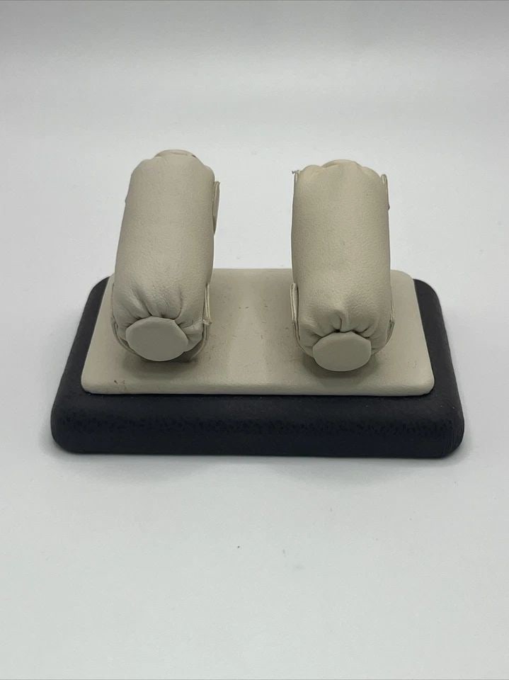 DOUBLE CUSHION RING DISPLAY UNIT - 2