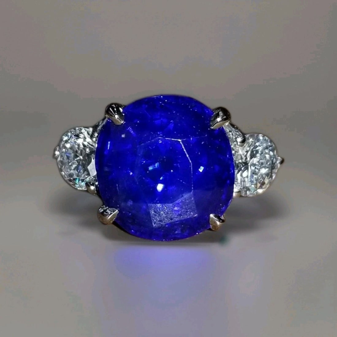 14K White Gold Engagement Ring 10.21CT. Natural Blue Sapphire Cushion Shape GIA: 14K WHITE GOLD ENGAGEMENT RING 10.21CT. NATURAL BLUE SAPPHIRE CUSHION SHAPE GIA GORGEOUS 14K WHITE GOLD engagement ring natural blue sapphire in cushion shape GIA cert center weight 10.21carat . size 