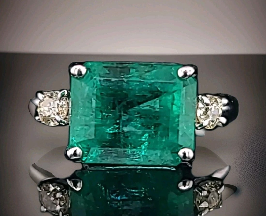 Vintage 14k White Gold Engagement Ring 4.47CT. Natural Green Emerald GIA Cert. (1 of 2)