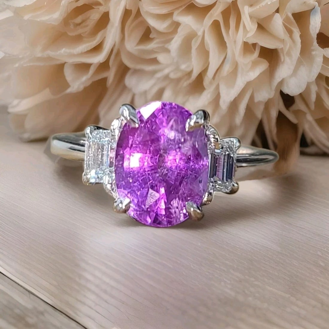 Vintage 14k White Gold Engagement Ring 3.54CT.Natural Pink Sapphire Oval Cut AGL: VINTAGE 14K WHITE GOLD ENGAGEMENT RING 3.54CT.NATURAL PINK SAPPHIRE OVAL CUT AGL GORGEOUS vintage 14K WHITE GOLD engagement ring pink sapphire in oval shape center set natural sapphire weight 3.54cara