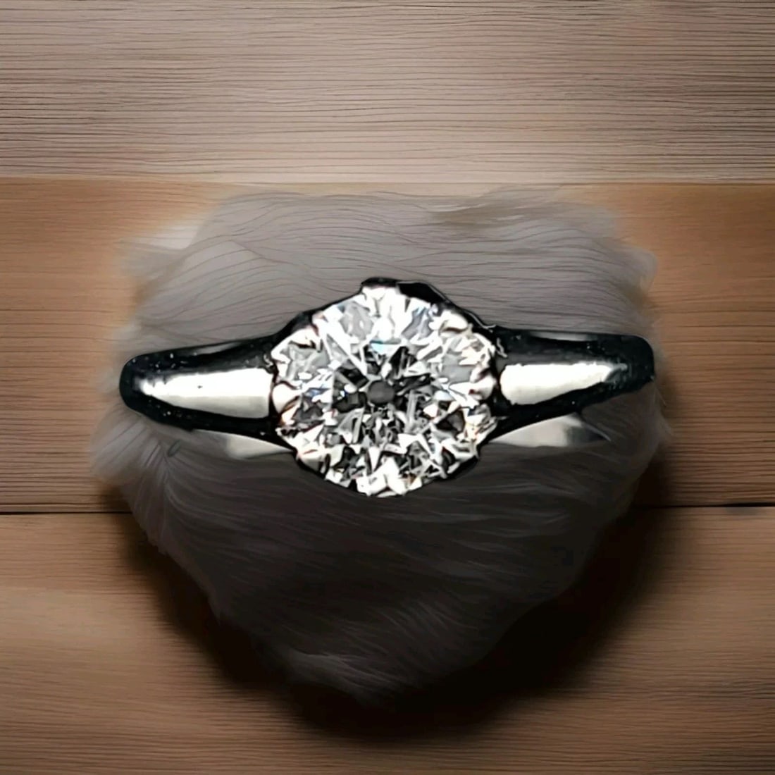 Platinum Vintage engagement ring 1.03ct. Natural euro-cut diamond: 1.03CT. PLATINUM VINTAGE ENGAGEMENT RING NATURAL EURO CUT DIAMOND SI2-H Vintage platinum engagement ring circ 1930's center natural euro cut diamond weight 1.03ct. size 6.3mm SI2-H COLOR very sparkly,