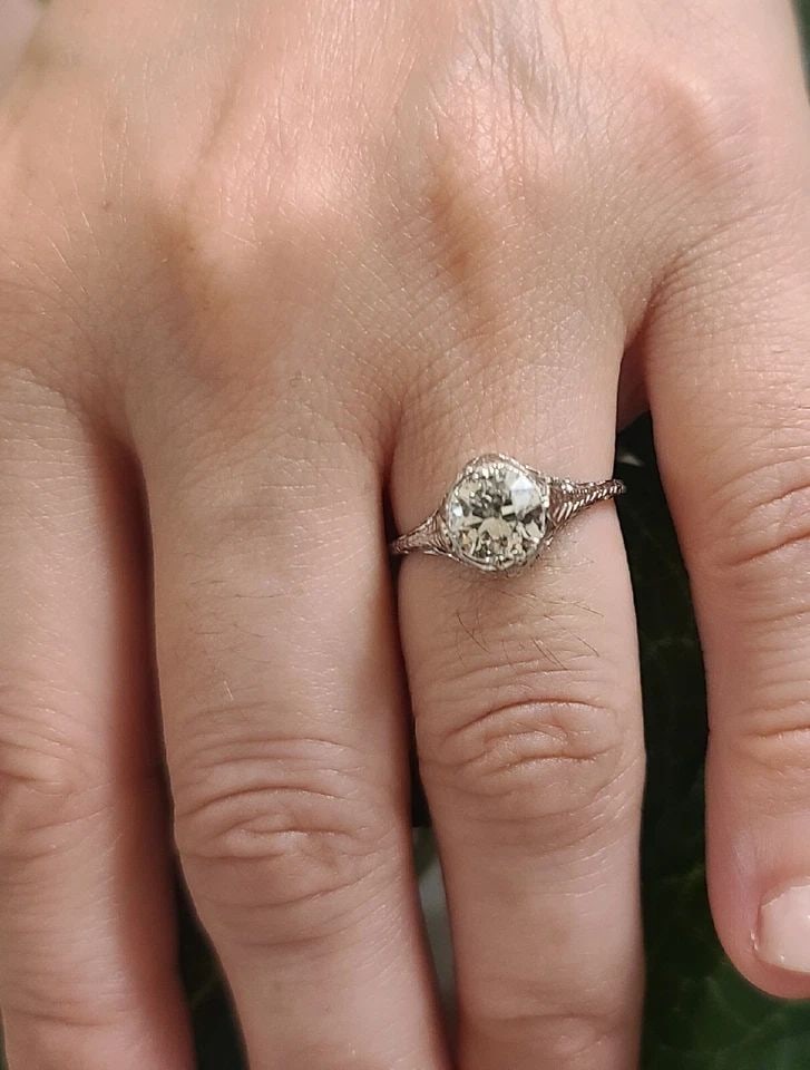18k White Gold Vintage Engagement Ring 0.99ct.Natural Round Diamond Circ 1930's: 18K WHITE GOLD VINTAGE FILIGREE ENGAGEMENT RING 1.18CT. NATURAL ROUND DIAMOND Stunning Vintage Art Deco filigree natural old euro cut Diamond set 18k white gold engagement ring center natural old euro