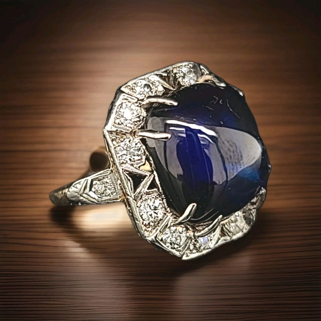 Vintage 14k White Gold Ring 19.21CT. Lab Grown Blue Sapphire Cabochon 1940s: VINTAGE 14K WHITE GOLD RING 19.21CT.GEM BLUE SAPPHIRE CABOCHON CIRC 1940'S GORGEOUS 14k yellow gold Vintage sapphire ring circ 1940's center treated diffused blue sapphire cabochon shape weight 19.21c