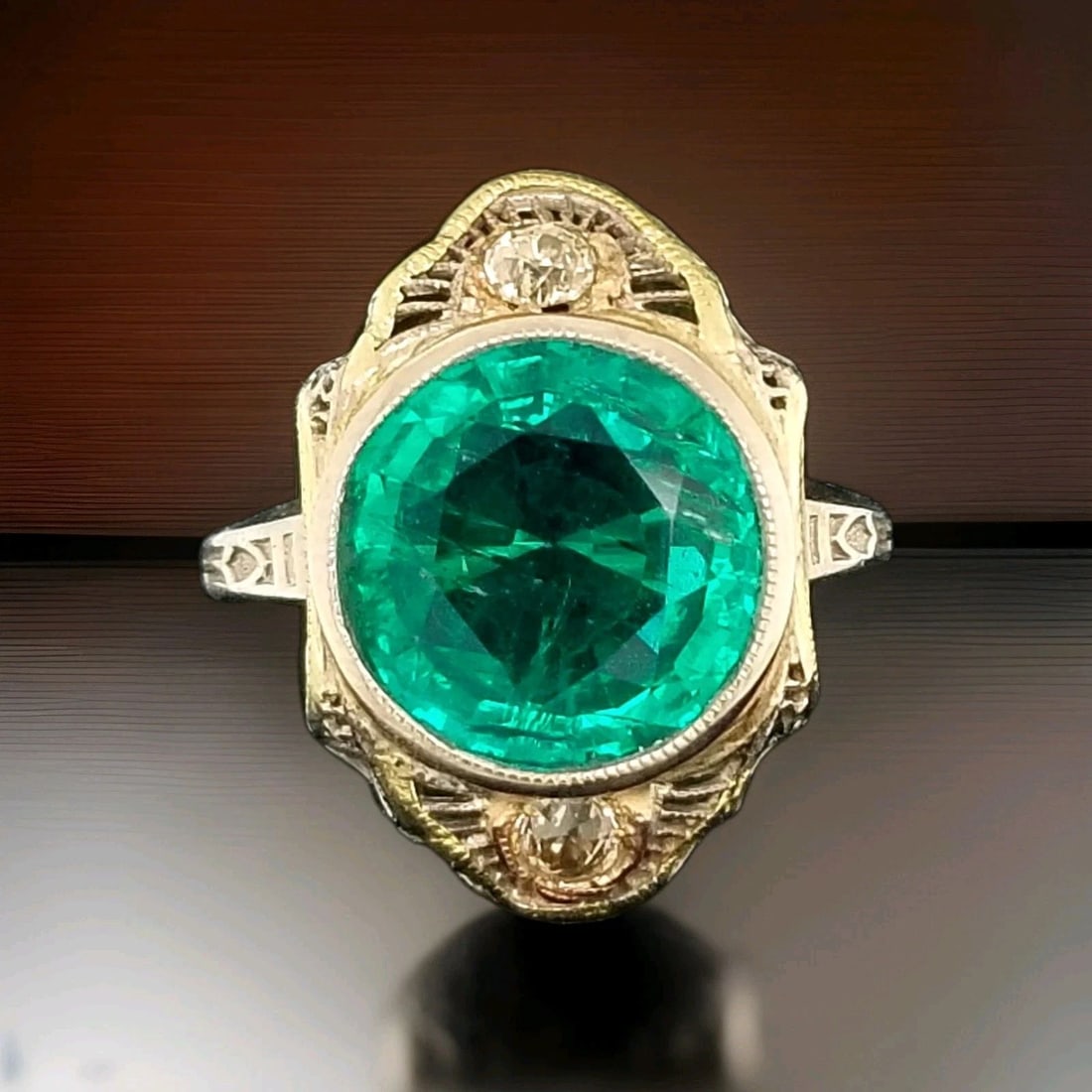 Vintage Filigree 14K White Gold Ring 5.44CT.Round Green Lab Grown Emerald 1920's: VINTAGE FILIGREE 14K WHITE GOLD RING 5.44CT.ROUND GREEN EMERALD CIRC 1920'S GORGEOUS ANTIQUE 14K WHITE GOLD RING GEM GREEN EMERALD RING circ 1920's CENTER Lab FLUXGROWTH ROUND EMERALD 5.44CT. size 12M