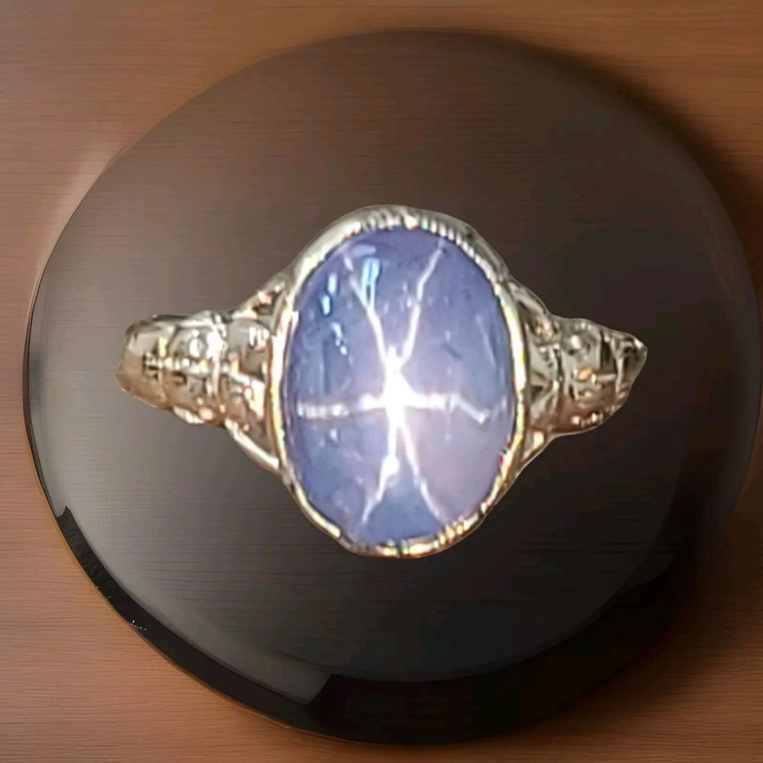 Vintage 10k Yellow Gold Engagement Ring 7.25ct.Natural Light Blue Star Sapphire: VINTAGE 10K YELLOW GOLD ENGAGEMENT RING 7.25CT.NATURAL LIGHT BLUE STAR SAPPHIRE Gorgeous Antique 10k yellow gold ring set with magnificent natural star sapphire pale blue sapphire. center set bezel se