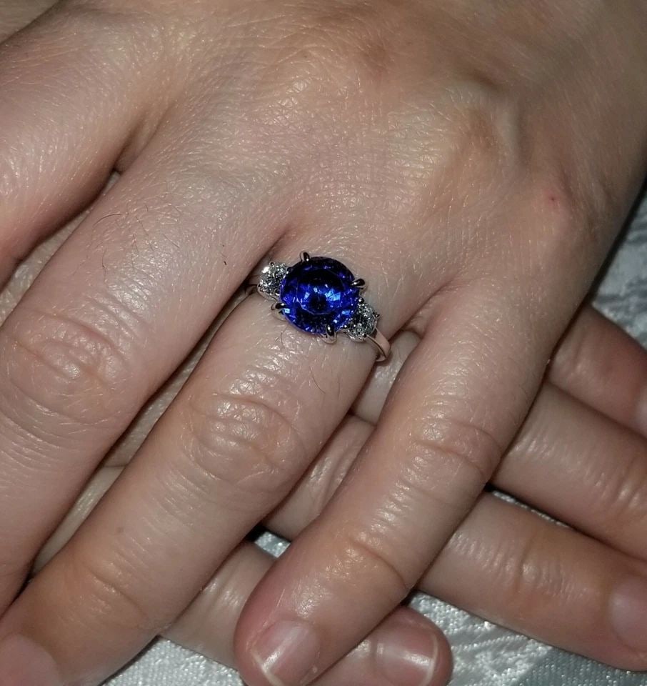 14K White Gold Engagement Ring 3.89CT.Lab Grown Blue Sapphire Round Cut: 14K WHITE GOLD ENGAGEMENT RING 3.89CT. GEM BLUE SAPPHIRE ROUND CUT Gorgeous 14k white gold gem natural treated diffused sapphire engagement ring center natural diffused sapphire weight 3.89ct. Size 8m
