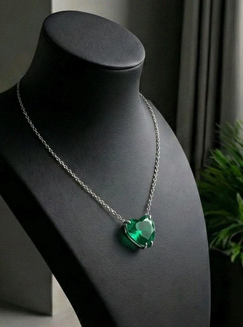 Vintage Platinum Pendant 4.62ct. Lab-Grown Green Emerald Heart Shape: VINTAGE PLATINUM PENDANT 4.62CT. GREEN COLOMBIAN EMERALD HEART SHAPE Gorgeous vintage platinum green emerald in heart shape pendant 16 inch long. center treated lab grown green Colombian emerald weigh