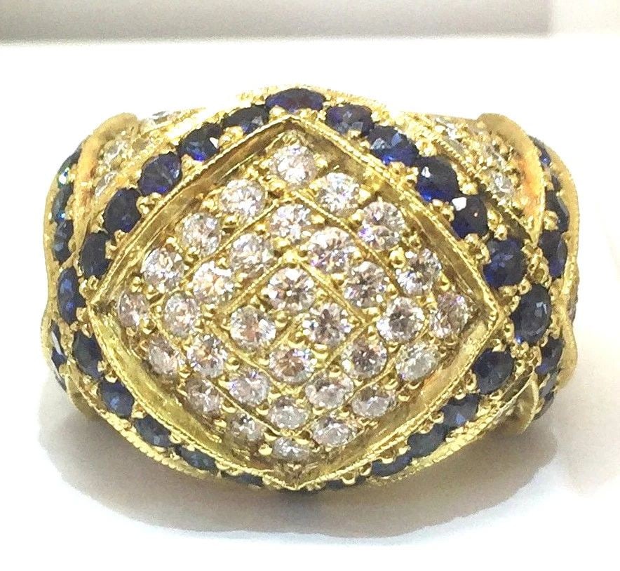 18K YELLOW GOLD RING 5.78CT. NATURAL DIAMOND SAPPHIRE: 18K YELLOW GOLD RING 5.78CT. NATURAL DIAMOND SAPPHIRE Gorgeous 18k yellow gold ring natural sapphire , set with natural sapphire round cut weight 2.40ct. The color is very nice blue color very nice lu