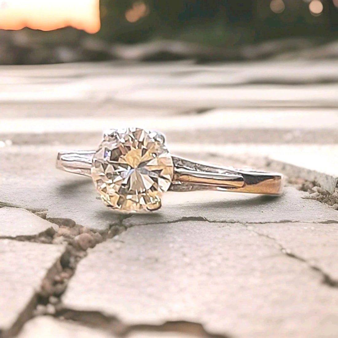 Platinum Vintage Engagement ring 0.98ct. Round Natural Diamond circ 1940's: 1.24CT PLATINUM VINTAGE ENGAGEMENT RING ROUND EURO CUT DIAMOND CIRC 1940'S Gorgeous Vintage euro cut natural Diamond Platinum Engagement ring circ 1940's center round natural European cut diamond weig