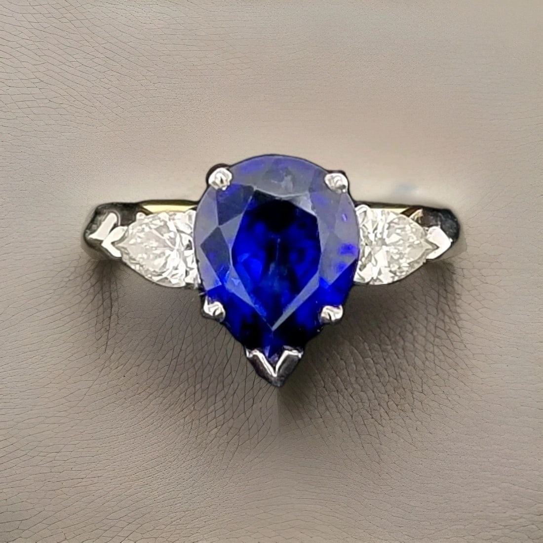Vintage Platinum 18K Engagement Ring 2.73CT. Natural Pear Cut Blue Sapphire: VINTAGE PLATINUM 18K ENGAGEMENT RING 2.73CT. NATURAL PEAR CUT BLUE SAPPHIRE Gorgeous vintage platinum 18k yellow gold engagement ring NATURAL diffused sapphire ring Center stone blue pear shape sapphi