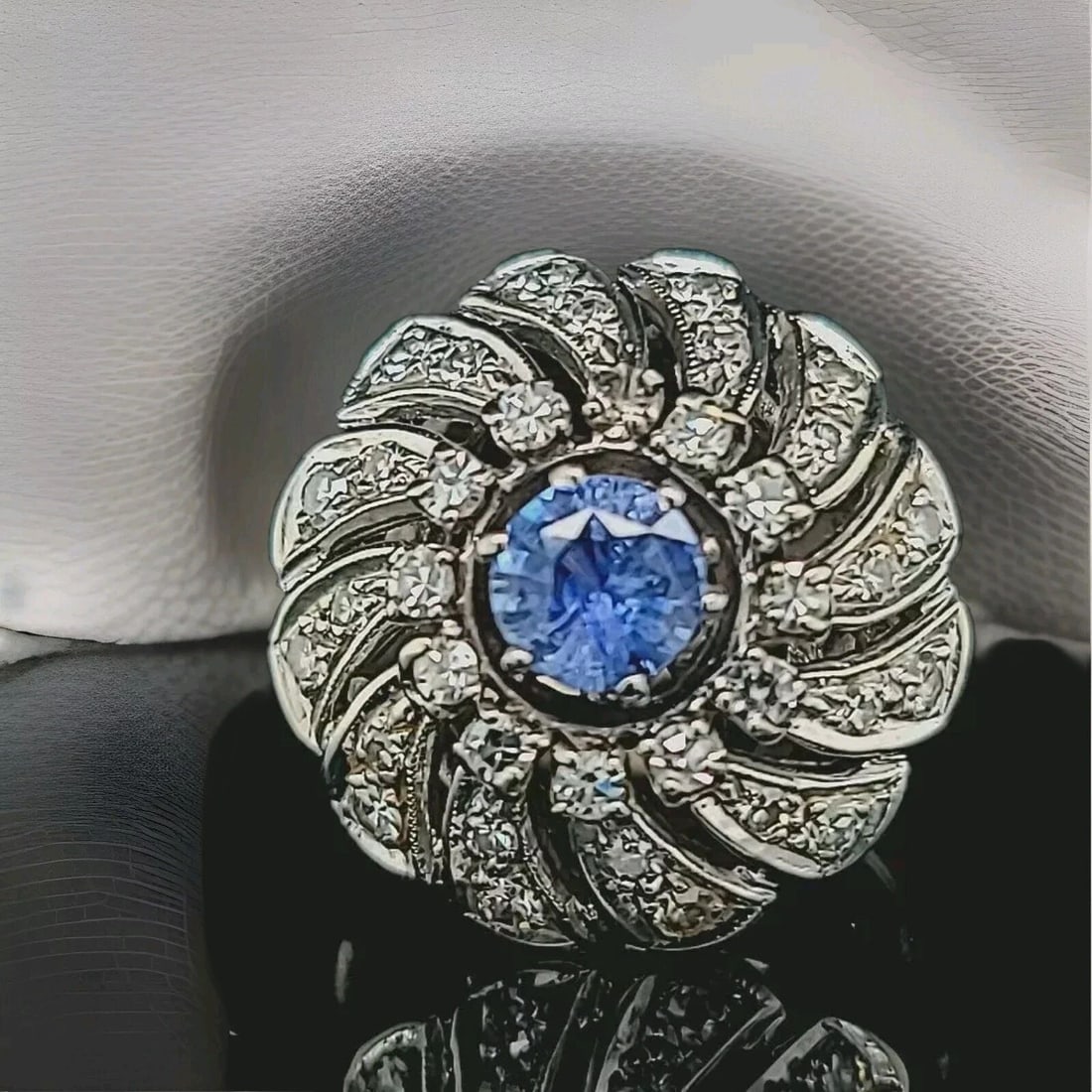 14k white gold Vintage natural round blue sapphire ring 0.65ct circ 1950's: 14K WHITE GOLD VINTAGE NATURAL ROUND BLUE SAPPHIRE RING 0.65CT CIRC 1950'S Vintage 14k white gold ballerina ring center natural round blue sapphire weight 0.65ct. size 5.0mm clean, lively,brilliant,sp