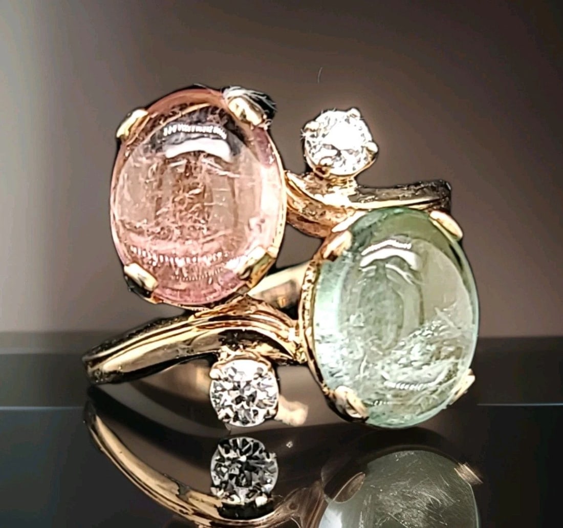 Vintage 14K Yellow Gold Ring 5.12ct Natural Cabochon Pink Green Tourmaline: VINTAGE 14K YELLOW GOLD RING 5.12T. GEM NATURAL CABOCHON TOURMALINE VINTAGE 14K YELLOW GOLD NATURAL PINK & BLUE TOURMALINE RING SET CENTER TWO NATURAL TOURMALINE IN OVAL CABOCHON SHAPE WEIGHT 5.12 CAR