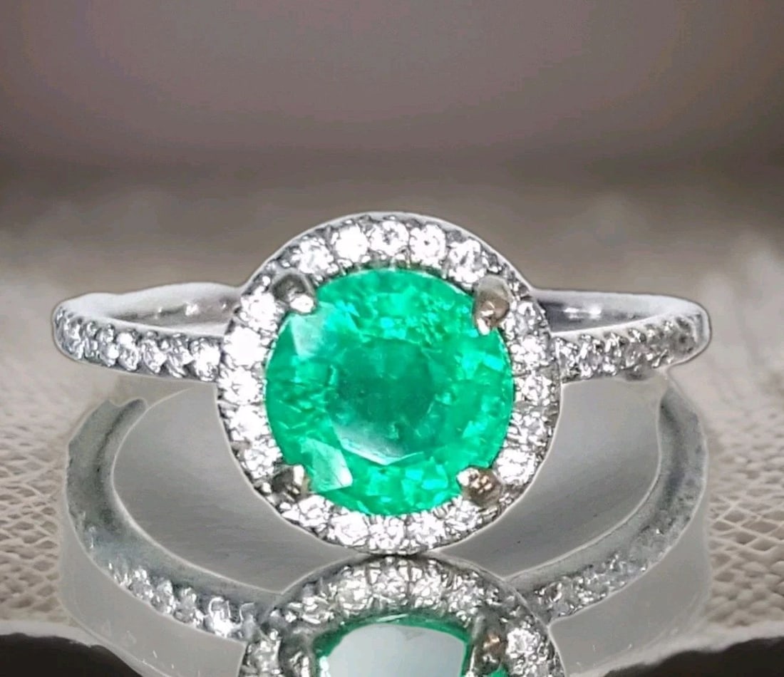 14k white gold natural 1.38ct. round green emerald Engagement ring (1 of 2)