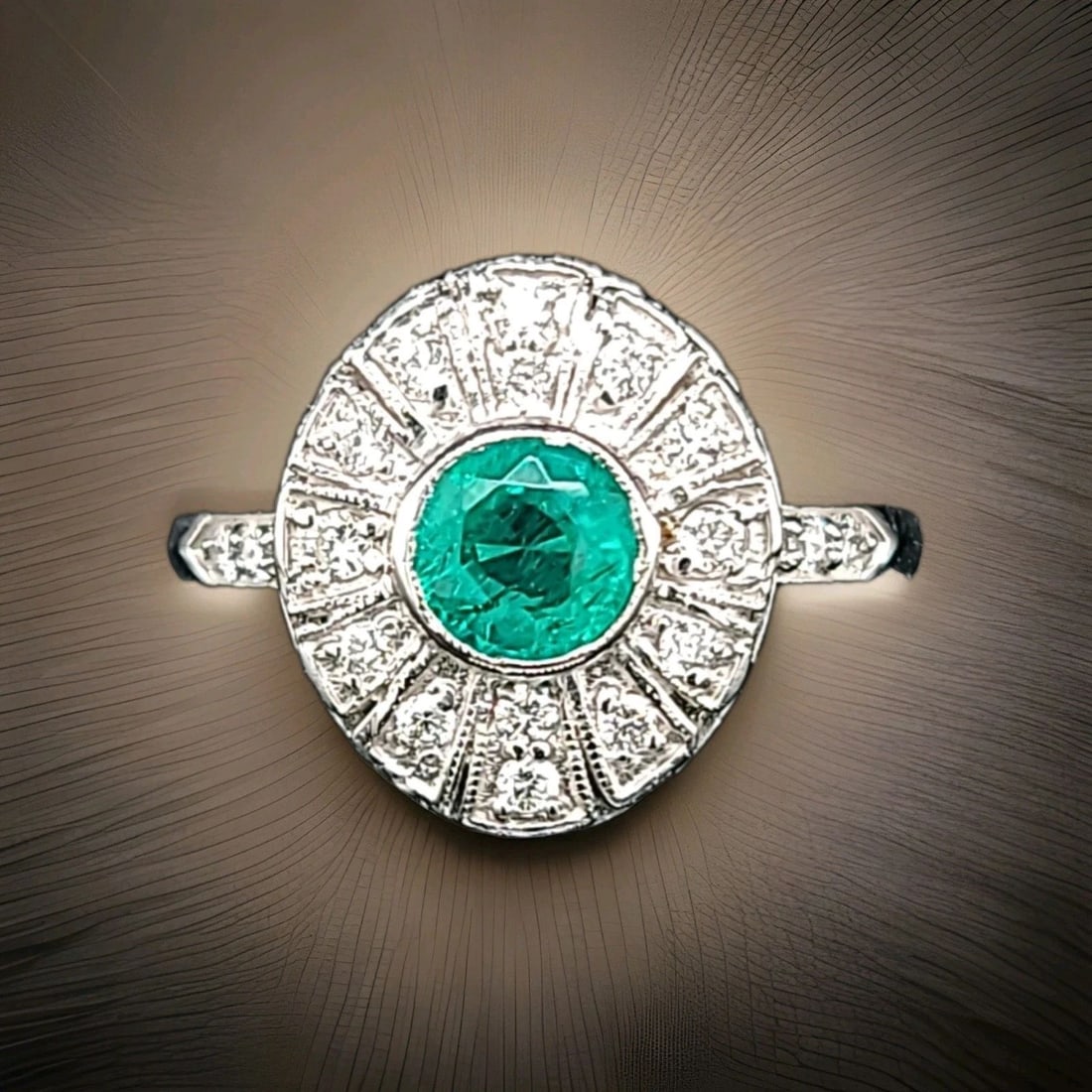 14k White Gold Vintage ring 1.42ct natural green emerald in round shape: 14K WHITE GOLD VINTAGE RING 1.42CT NATURAL GREEN EMERALD IN ROUND SHAPE Vintage natural emerald in 14k white gold ring center natural green emerald in round shape weight 0.92ct SIZE 5.8mm side set nat