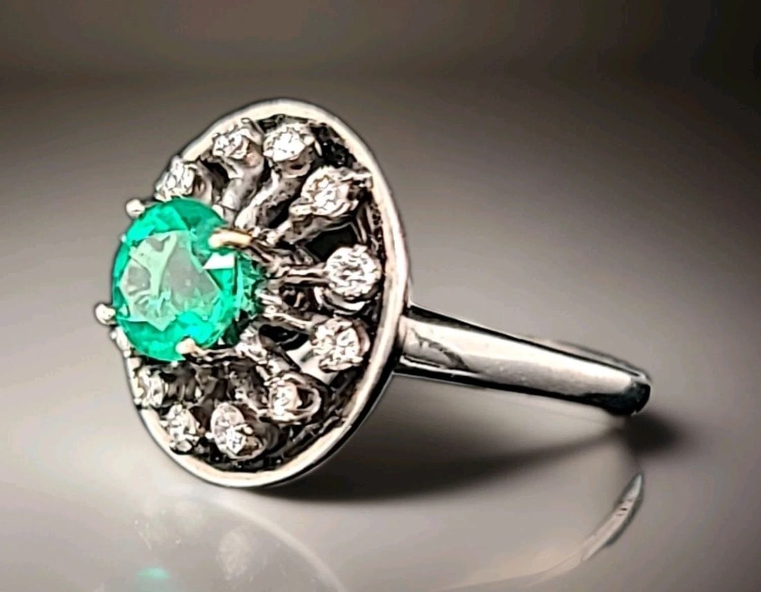 Vintage 14k white gold ring natural round shape emerald 1.05CT (1 of 2)