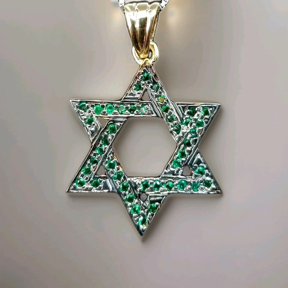 14k Multi-tone Gold Necklace Star David Pendant 1.15ct Natural Green Emerald: 14K WHITE GOLD NECKLACE STAR DAVID PENDANT 1.15CT NATURAL GREEN EMERALD 14k white gold necklace star David pendant set natural green emerald weight 1.15ct size of the star pendant 1 inch long and wide