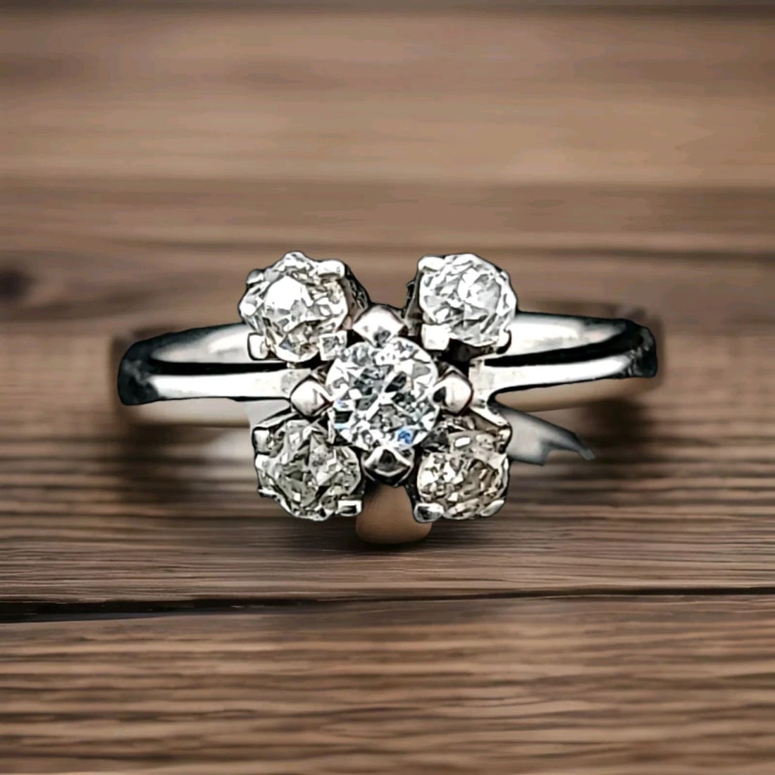 Vintage 14k White Gold Engagement Ring 0.92ct. Natural Old Euro Cut diamond SI1: VINTAGE 14K WHITE GOLD ENGAGEMENT RING 0.92CT. NATURAL OLD EURO CUT DIAMOND SI1 14k white gold Vintage ROUND OLD mine CUT Diamond ring rare ring is finely crafted in 14k white gold and set center old 