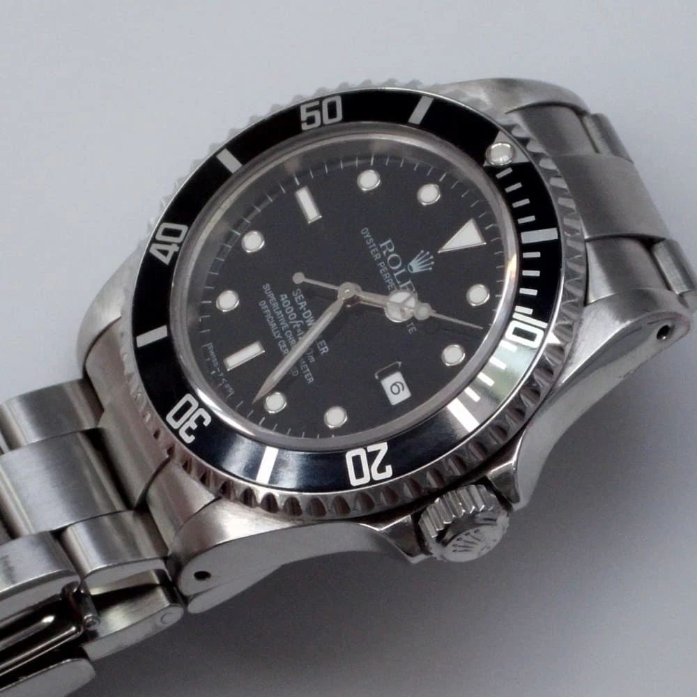 Rolex Sea Dweller 4000ft 40 mm Steel Black Automatic Watch 16600 W Series 1995 (1 of 2)