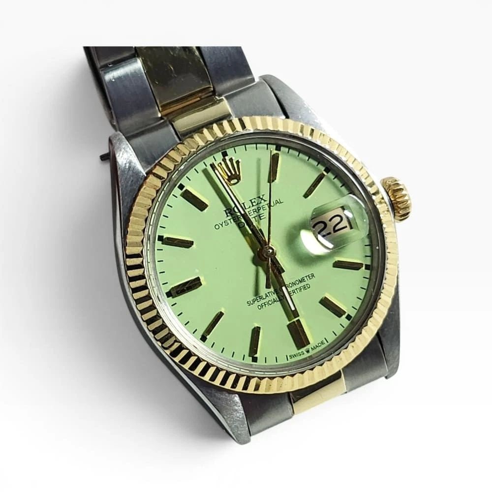 Rolex Date 34 mm Two Tone Pistachio Dial Oyster Automatic Watch 1500 Circa 1972: ROLEX DATE 34 MM TWO TONE PISTACHIO DIAL OYSTER AUTOMATIC WATCH 1500 CIRCA 1972