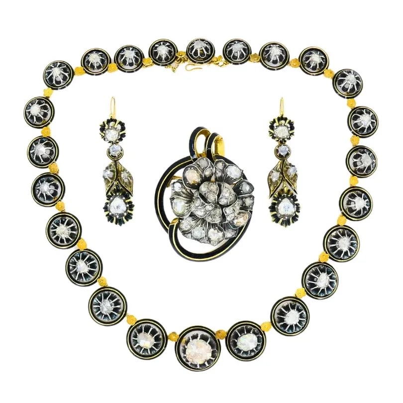 GEORGIAN PARURE SET GOLD SILVER ROSE CUT DIAMOND NECKLACE EARRINGS BROOCH: GEORGIAN PARURE SET GOLD SILVER ROSE CUT DIAMOND NECKLACE EARRINGS BROOCH GEORGIAN Diamond Silver 18k Gold Parure An antique Georgian parure set, made of gold and silver, featuring approximately 20 ca