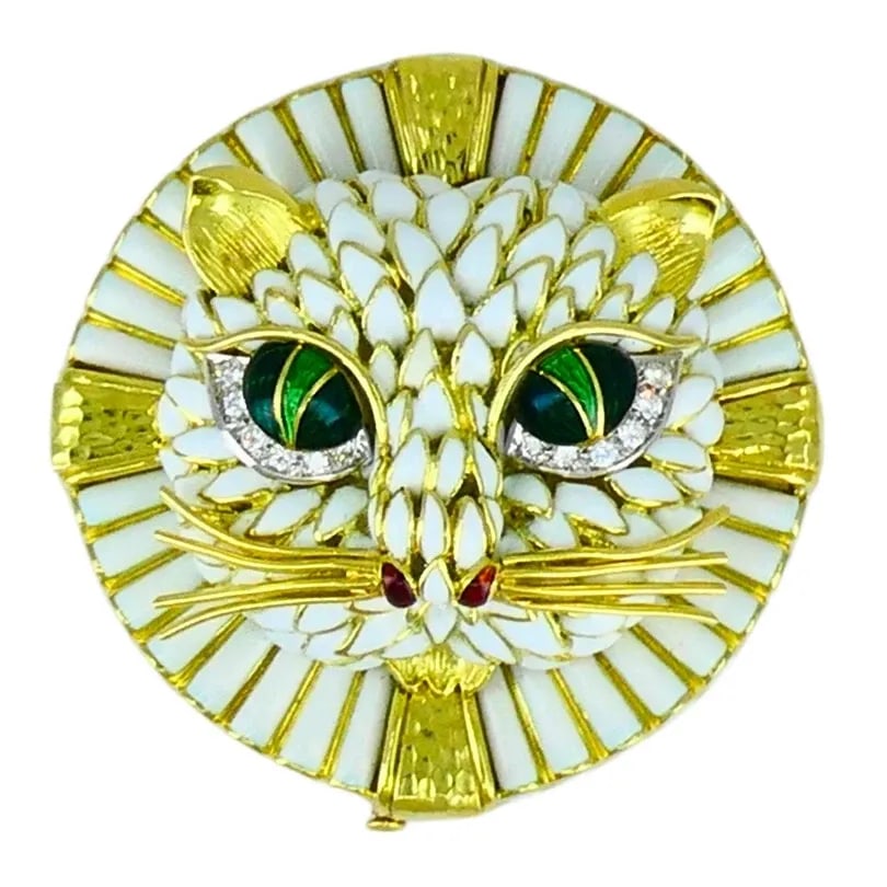 VINTAGE DAVID WEBB CAT BROOCH PENDANT 18K GOLD ENAMEL DIAMOND ESTATE JEWELRY: VINTAGE DAVID WEBB CAT BROOCH PENDANT 18K GOLD ENAMEL DIAMOND ESTATE JEWELRY DAVID WEBB 18 karat Yellow Gold Enamel Diamond Cat Brooch An impressive and fun David Webb cat brooch made of 18k gold, fea