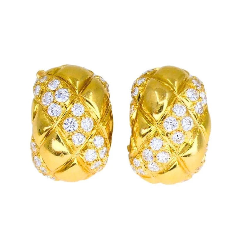 VAN CLEEF & ARPELS 18K GOLD DIAMOND HUGGIE EARRINGS ESTATE JEWELRY: VAN CLEEF & ARPELS 18K GOLD DIAMOND HUGGIE EARRINGS ESTATE JEWELRY Van Cleef & Arpels Diamond 18k Yellow Gold EARRINGS A pair of Van Cleef & Arpels 18k gold and diamond huggie earrings. The earrings h