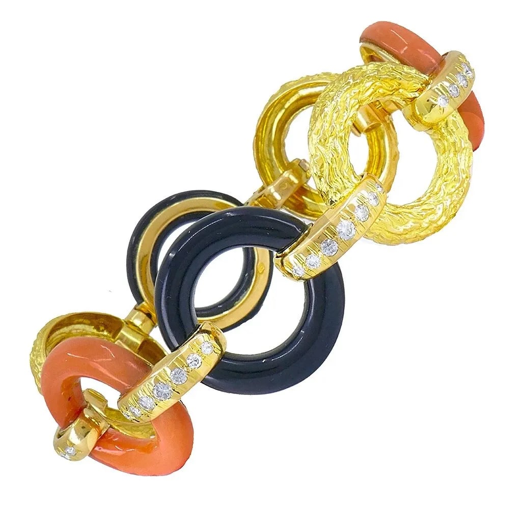 FRENCH VINTAGE BRACELET ATELIER JANCA 18K GOLD DIAMOND CORAL BLACK ONYX JEWELRY: FRENCH VINTAGE BRACELET ATELIER JANCA 18K GOLD DIAMOND CORAL BLACK ONYX JEWELRY Atelier JANCA 18 karat Yellow Gold Diamond Coral Black Onyx Bracelet A beautiful vintage French bracelet, made of 18k ye