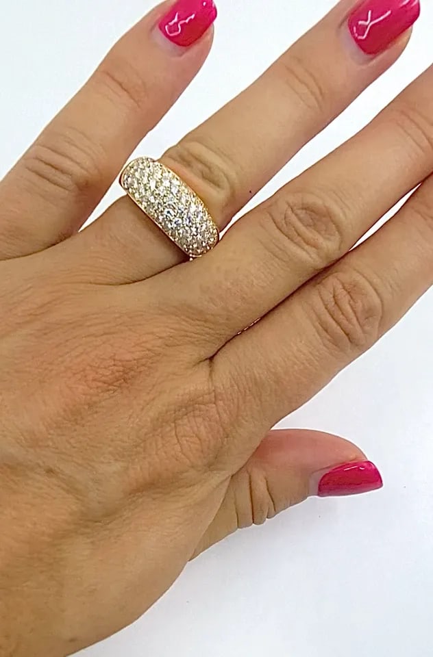 VAN CLEEF & ARPELS PAVE DIAMOND GOLD DOME RING: VAN CLEEF & ARPELS PAVE DIAMOND GOLD DOME RING Van Cleef & Arpels Pave Diamond Gold Dome Ring A classic Van Cleef & Arpels pave diamond 18k gold dome ring. The dome has angled corners with the diamond