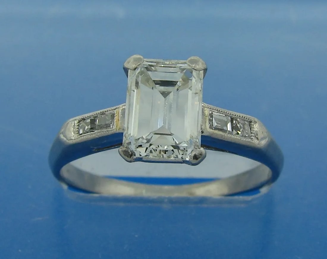 CHIC 1.11-CT DIAMOND (H VS1) ART DECO PLATINUM SETTING RING - HER ANSWER YES!: CHIC 1.11-CT DIAMOND (H VS1) ART DECO PLATINUM SETTING RING - HER ANSWER YES! Classy & Timeless Art Deco 1.11-ct Diamond (H, VS1) & Platinum Ring Stunning engagement ring Emerald cut diamond Old Art D