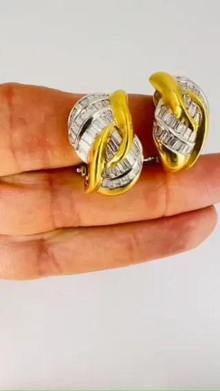 VINTAGE LUCA CARATI DIAMOND EARRINGS 18K GOLD ITALIAN ESTATE JEWELRY: VINTAGE LUCA CARATI DIAMOND EARRINGS 18K GOLD ITALIAN ESTATE JEWELRY VK ATOO Luca Carati Diamond 18k Gold Earrings A dazzling pair of vintage Luca Carati’s diamond earrings made in 18k gold. The ear