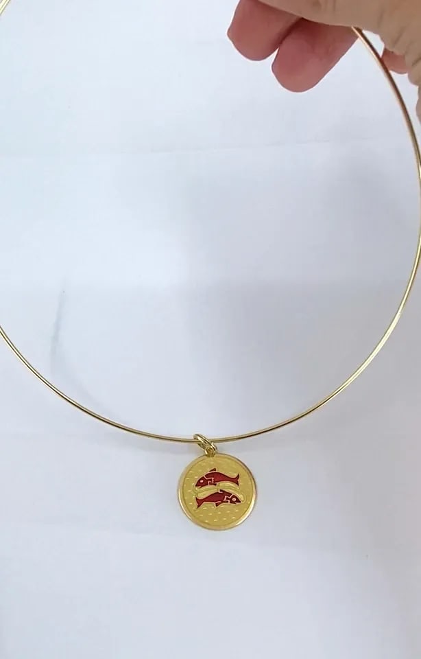 VINTAGE 18K GOLD RED ENAMEL PISCES ZODIAC MEDALLION PENDANT NECKLACE: VINTAGE 18K GOLD RED ENAMEL PISCES ZODIAC MEDALLION PENDANT NECKLACE MATERIALS 18k Gold, Enamel WEIGHT Pendant - 5.3 Grams Choker - 8.4 Grams MEASUREMENTS Pendant Diameter - 7/8" Choker - 15" HALLMARK