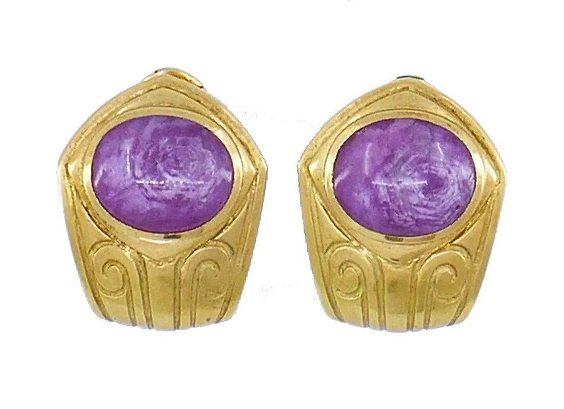 VINTAGE DE VROOMEN EARRNGS 18K GOLD CLIP-ON ESTATE JEWELRY: VINTAGE DE VROOMEN EARRNGS 18K GOLD CLIP-ON ESTATE JEWELRY TIFFANY & Co. by Elsa Peretti 18 karat Yellow Gold Round Earrings A pair of vintage De Vroomen 18k gold earrings featuring cabochon rubies. T