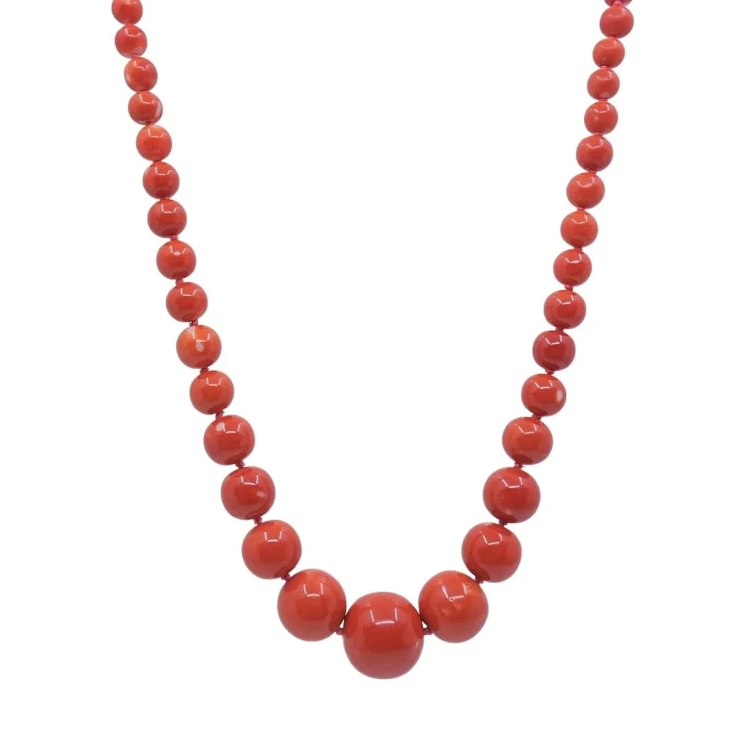 VINTAGE GRADUATED RED CORAL BEAD NECKLACE 14K GOLD DIAMOND ROSE CLASP: Vintage Graduated Red Coral Bead Necklace 14k Gold Diamond Rose Clasp ES JUOO Product details: MATERIALS: 14k Gold GEMSTONE: Coral WEIGHT: 69.8 Grams MEASUREMENTS: Length - 18 1/2" Bead Diameter - 3/4
