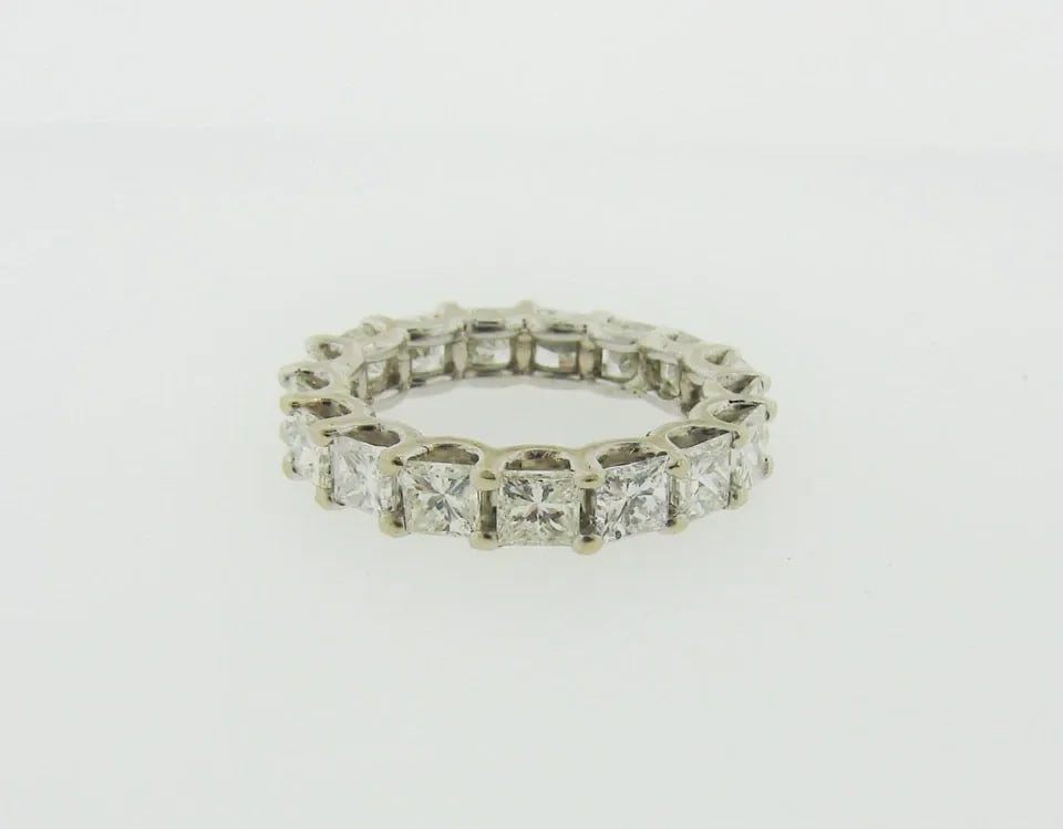 ETERNITY BAND 14K WHITE GOLD 3.20CTS DIAMOND WEDDING RING CLASSY TIMELESS: ETERNITY BAND 14K WHITE GOLD 3.20CTS DIAMOND WEDDING RING CLASSY TIMELESS 14K WHITE GOLD DIAMOND ETERNITY WEDDING BAND Materials: 14K WHITE GOLD (TESTED) DIAMONDS ARE APPROX. 3.20 CTS, PRINCESS CUT, I