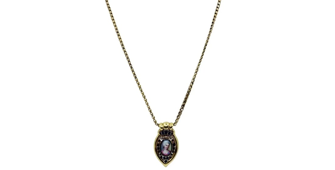 ANTIQUE PORTRAIT MINIATURE PENDANT AND 14K GOLD CHAIN NECKLACE: ANTIQUE PORTRAIT MINIATURE PENDANT AND 14K GOLD CHAIN NECKLACE ANTIQUE PORTRAIT MINIATURE PENDANT AND 14K GOLD CHAIN NECKLACE DESIGNER: Unbranded CIRCA: Early 20th Century MATERIALS: 14K Gold Chain, 1