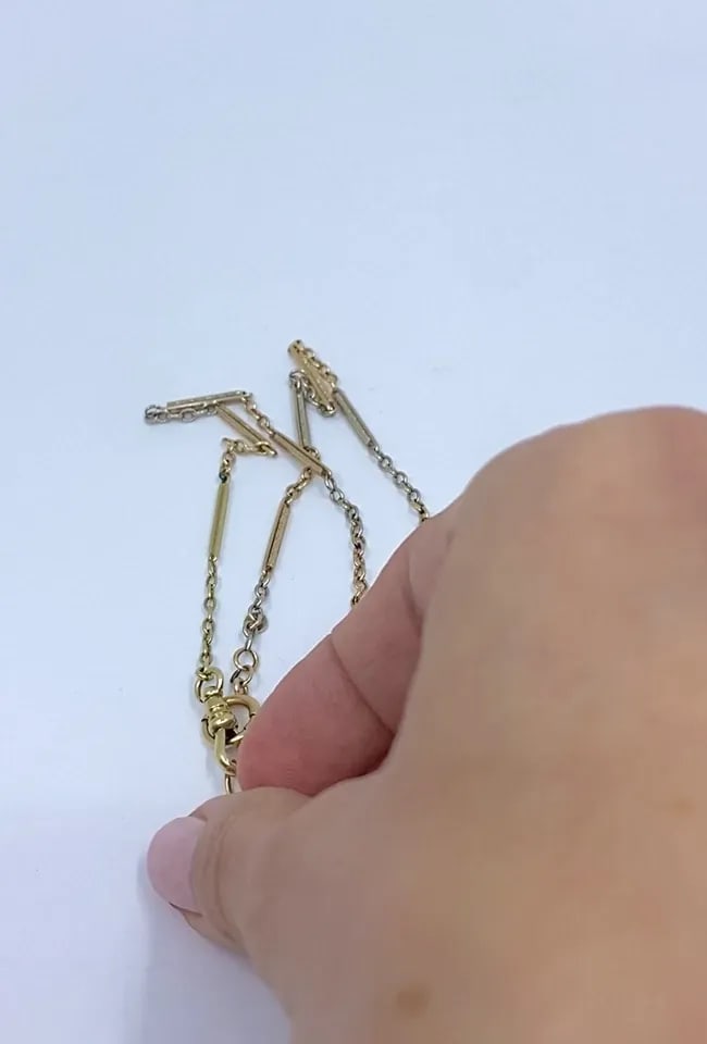 14K GOLD DIAMOND PAVÉ STAR PENDANT ON ANTIQUE BAR?LINK CHAIN: 14K GOLD DIAMOND PAVÉ STAR PENDANT ON ANTIQUE BAR?LINK CHAIN CIRCA 2000s & 1910s MATERIALS 14k Gold GEMSTONE Diamond WEIGHT Pendant - 1.8 Grams; Chain - 8.9 Grams MEASUREMENTS Pendant - 5/8" Chain - 