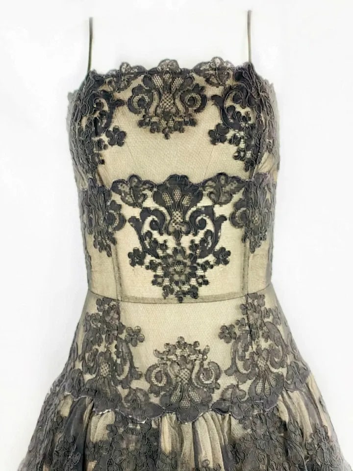 VINTAGE VICKY TIEL COUTURE PARIS BLACK FLORAL LACE SLEEVELESS MINI DRESS SIZE S: VINTAGE VICKY TIEL COUTURE PARIS BLACK FLORAL LACE SLEEVELESS MINI DRESS SIZE S VINTAGE VICKY TIEL COUTURE PARIS BLACK FLORAL LACE SLEEVELESS MINI DRESS SIZE S Vintage VICKY TIEL Couture Paris Black F