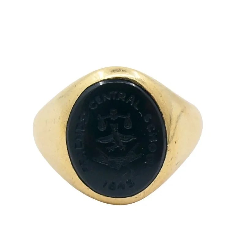 ANTIQUE SIGNET RING CARVED CARNELIAN 10K GOLD: ANTIQUE SIGNET RING CARVED CARNELIAN 10K GOLD CIRCA: 1900s MATERIALS: 10k Gold GEMSTONE: Carnelian WEIGHT: 6.5 Grams RING SIZE: 5.75 MEASUREMENTS: Stone - 3/8" x 1/2" HALLMARKS: 10K, J.E.C.& Co. ITEM 