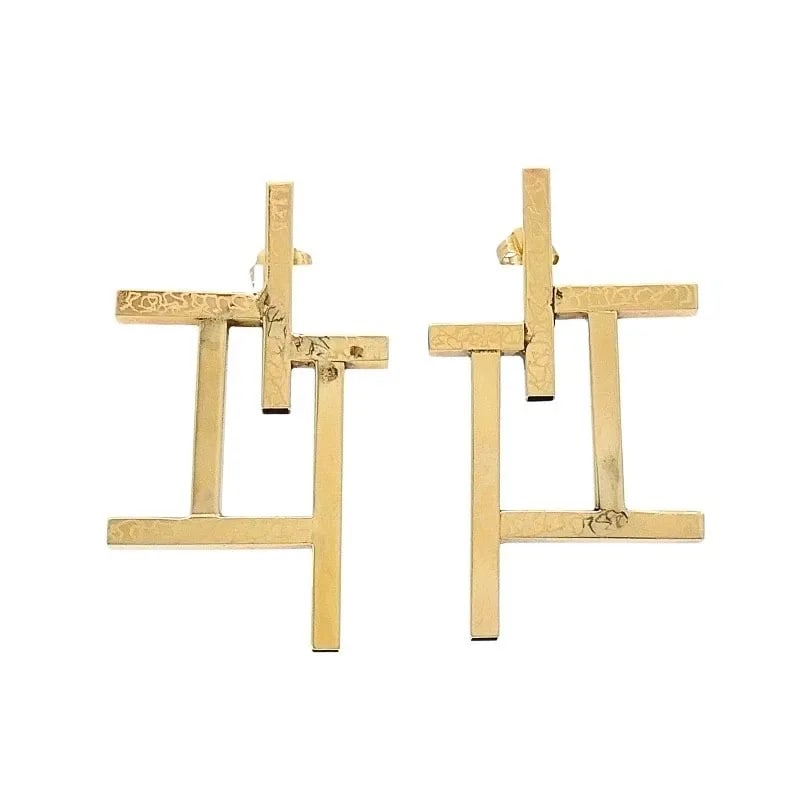 14K GOLD GEOMETRIC EARRINGS FRAME DESIGN: 14K GOLD GEOMETRIC EARRINGS FRAME DESIGN Materials 14k Gold Weight 7.3 Grams Measurement 1 7/8" x 1 1/8" Hallmarks 14K ITEM DETAILS 14k Gold Geometric Earrings Frame Design These 14k gold earrings fea