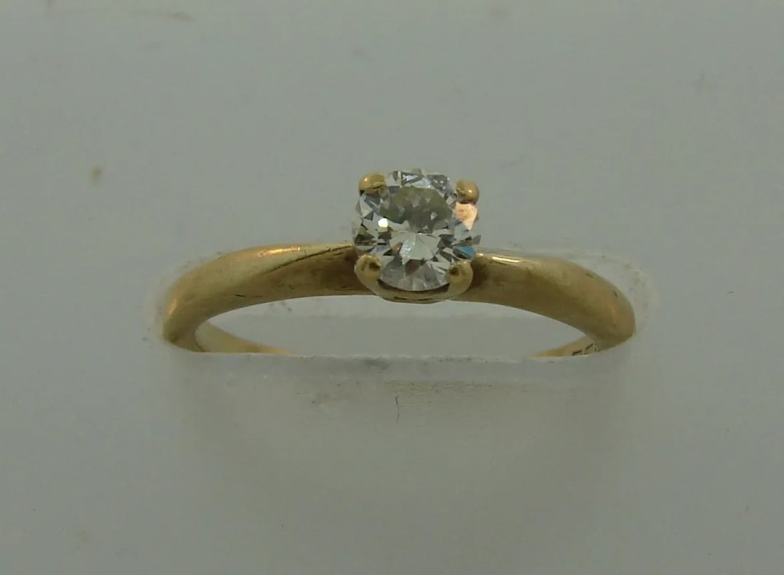 TIMELESS DIAMOND YELLOW GOLD SOLITAIRE RING FEMININE DELICATE CLASSY: TIMELESS DIAMOND YELLOW GOLD SOLITAIRE RING FEMININE DELICATE CLASSY Diamond & Yellow Gold Ring Wonderful ring that is a great addition to your collection. Can make a lovely promise ring or a sweet en