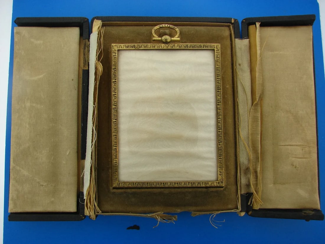 ANTIQUE VICTORIAN BRONZE PICTURE FRAME ORIGINAL BOX GLASS RARE UNIQUE (1 of 1)