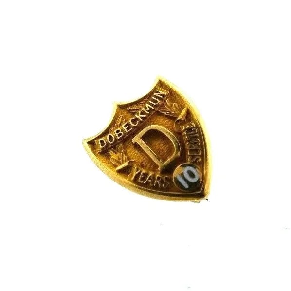 VINTAGE 14K YELLOW GOLD & ENAMEL POLICE SERVICE PIN: VINTAGE 14K YELLOW GOLD & ENAMEL POLICE SERVICE PIN This is a must for a collector! The weight is 2.3 grams. The height is 5/8 of an inch. The length is 1/2 of an inch.
