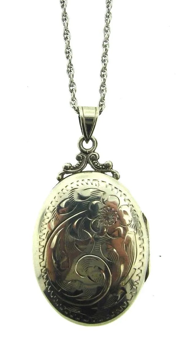 TIMELESS BURKHARDT STERLING SILVER LOCKET NECKLACE (1 of 2)