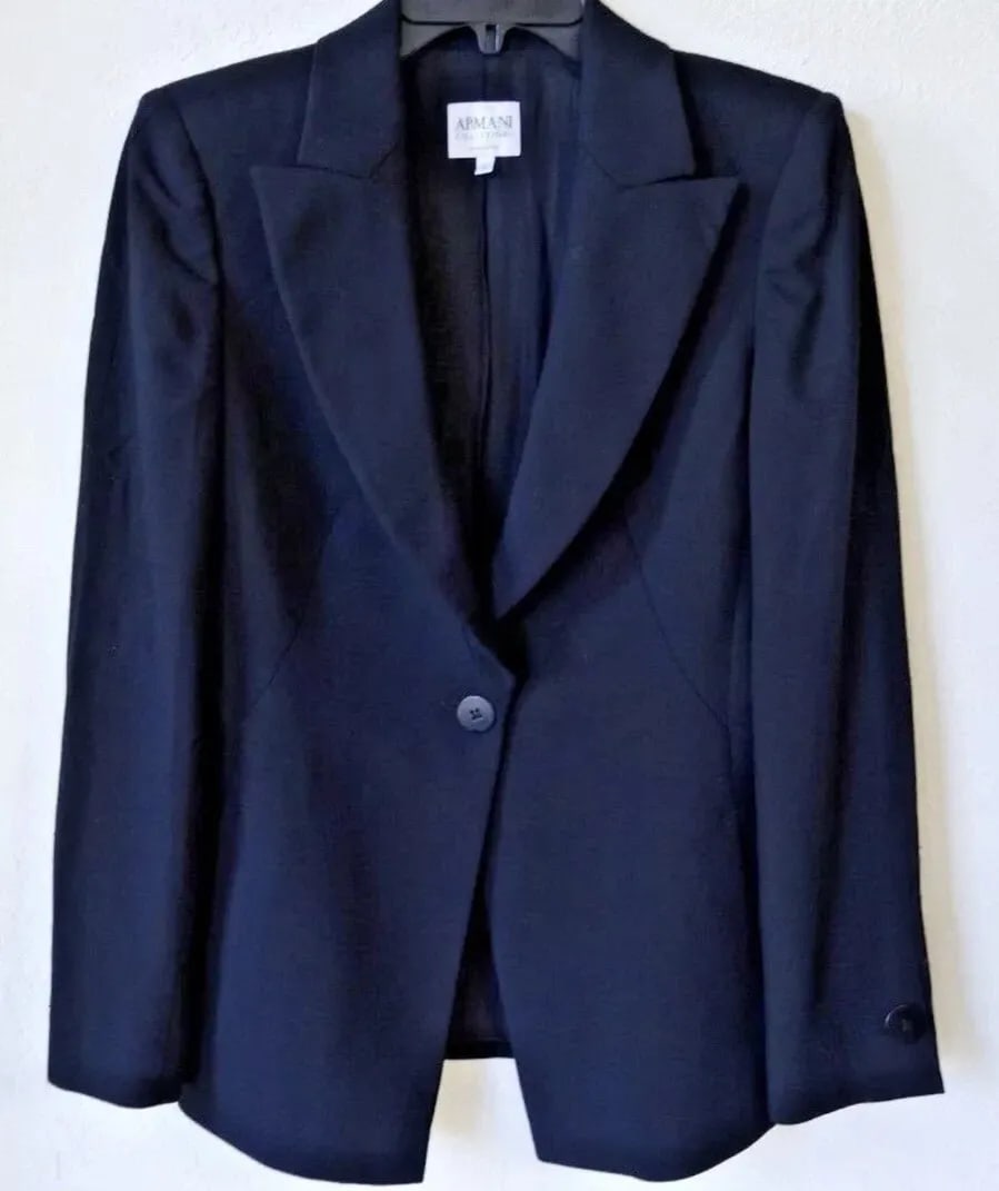 ARMANI COLLEZIONI BLACK BLAZER SIZE 6 (1 of 1)